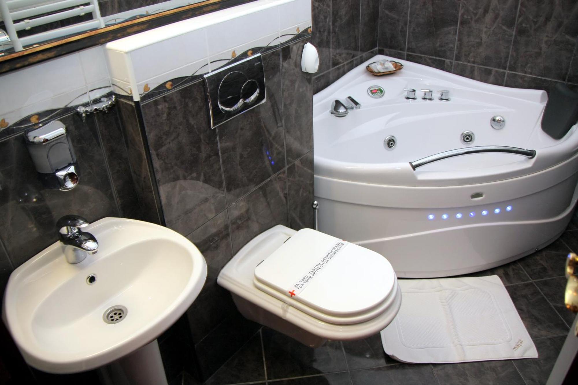 Hotel Villa Majur スボティツァ エクステリア 写真