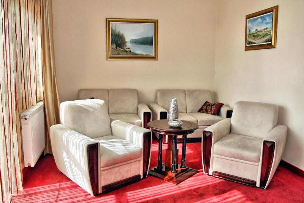 Hotel Villa Majur スボティツァ エクステリア 写真